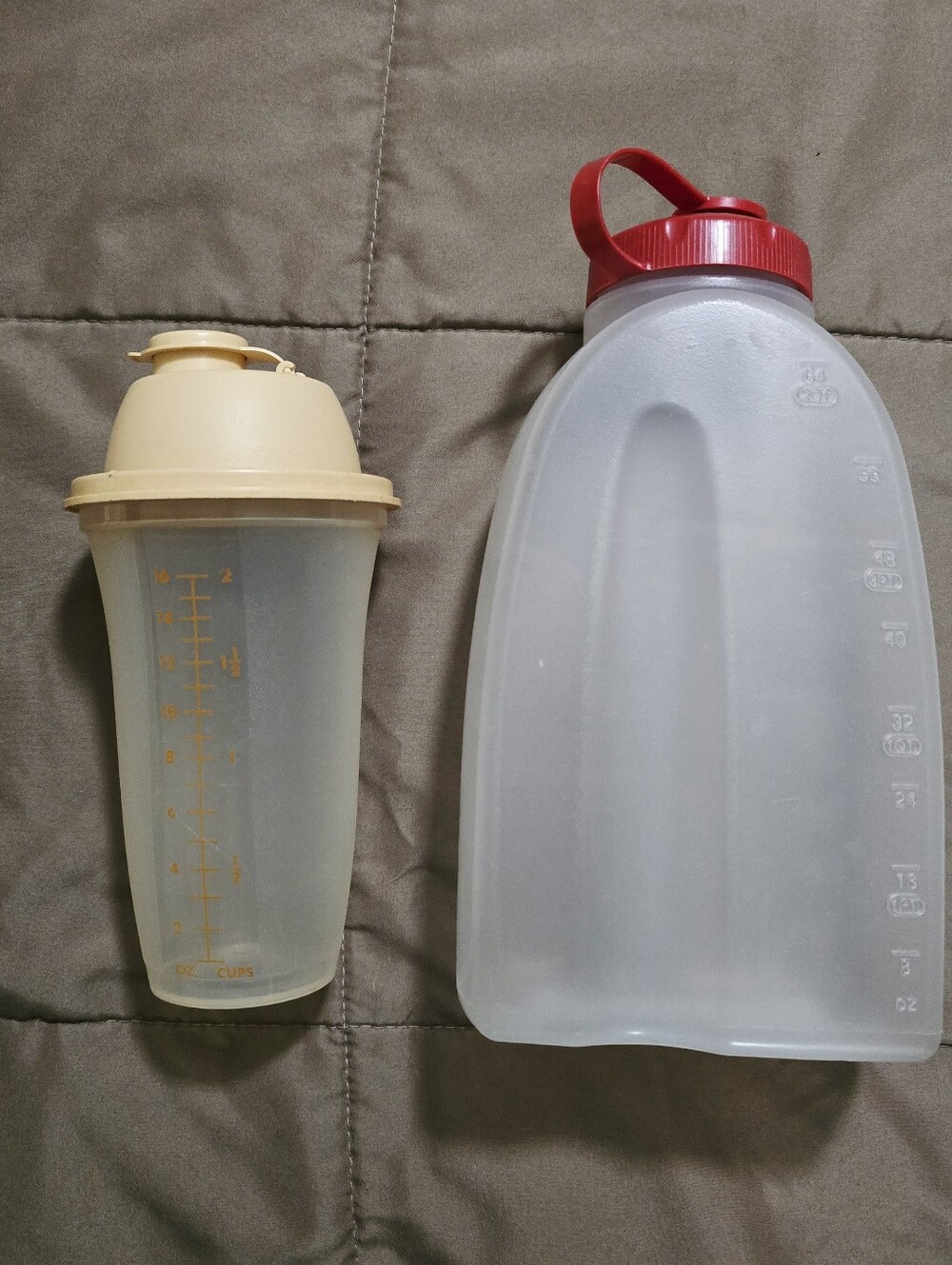 Vintage Tupperware Rubbermaid Pancake Batter Bottle, Liquid Container